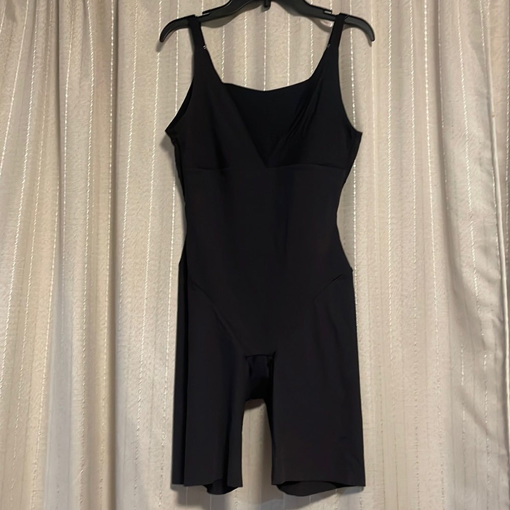 Maidenform 1 piece shapewear
